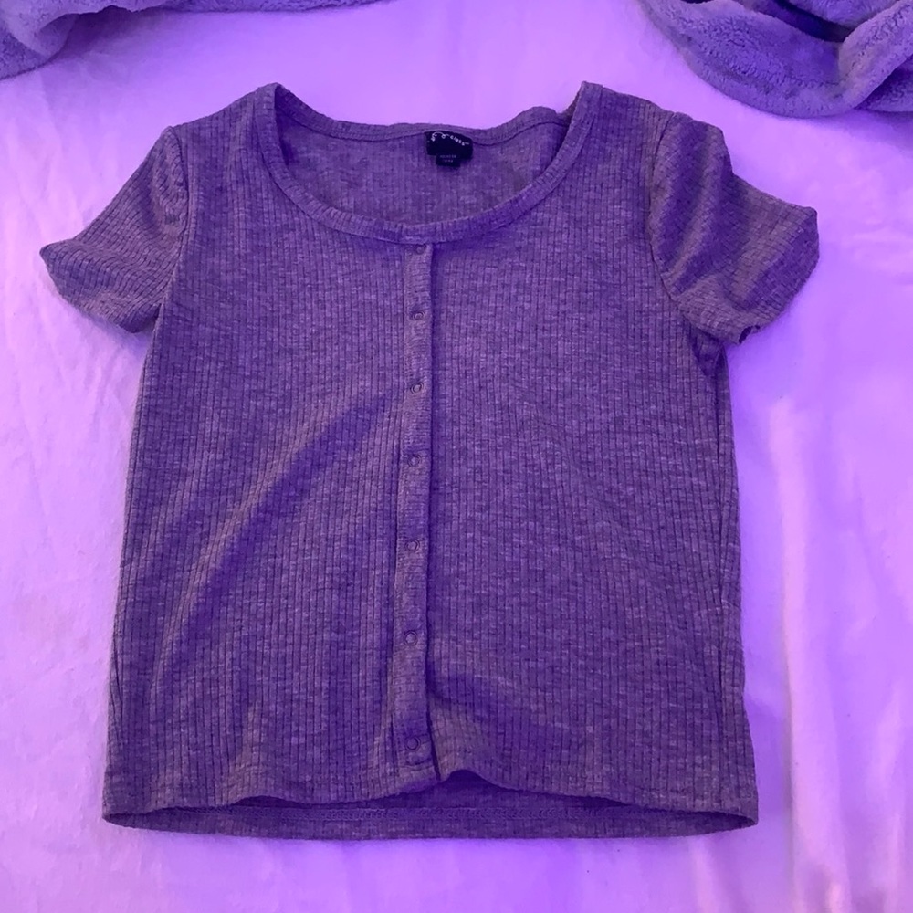 grey crop top
